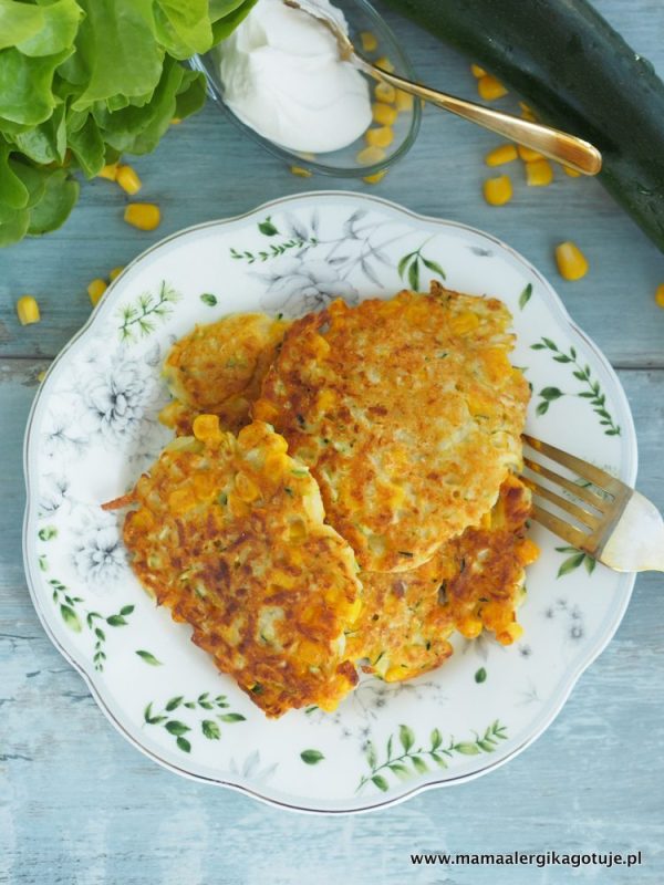 Placuszki z cukinii i kukurydzy bez mleka, bez jajek, bez glutenu, wegańskie